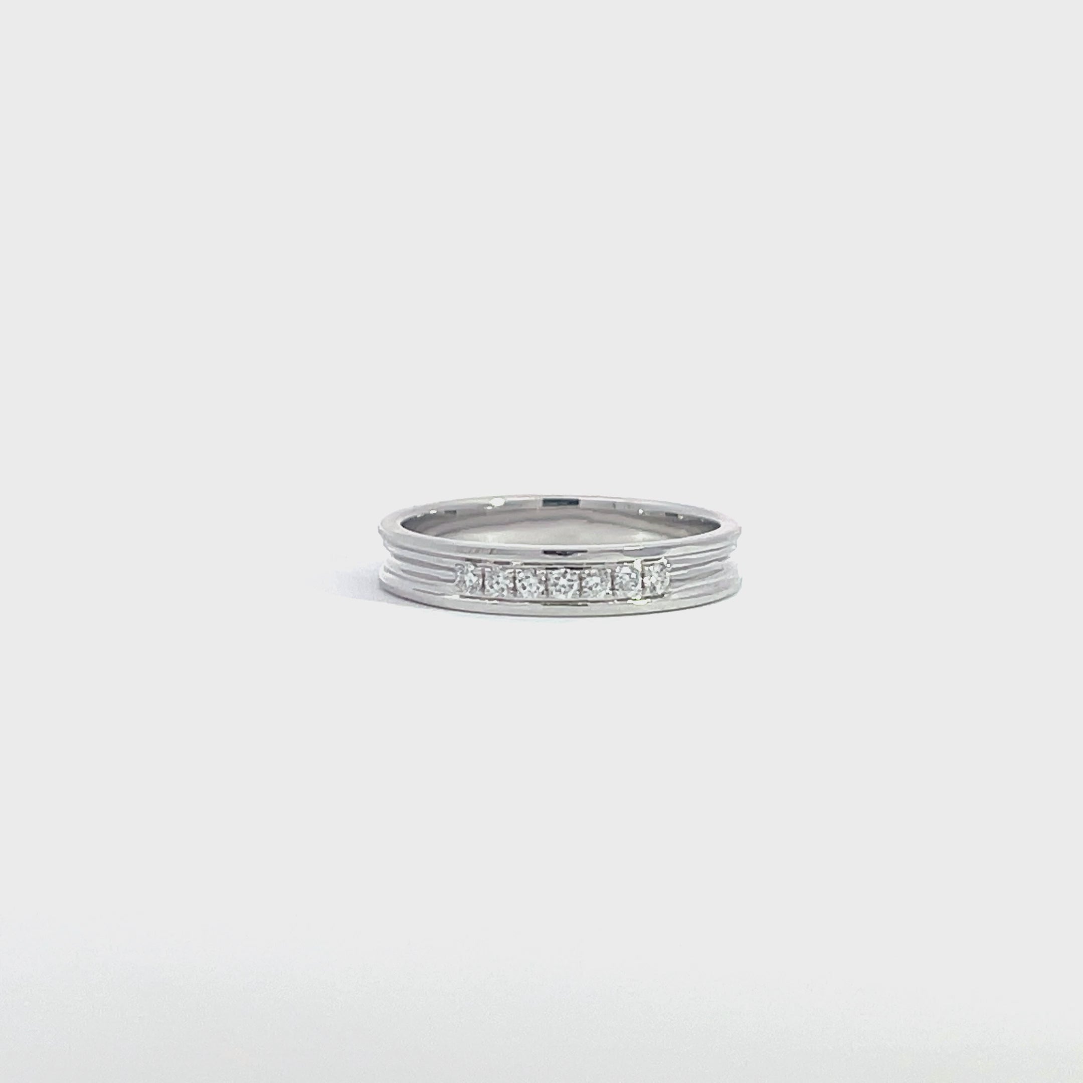 14K White Gold Grooved Wedding Band with 7 Diamonds